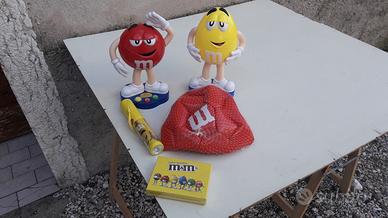 2 dispenser m&ms carte da gioco  pallone torcia