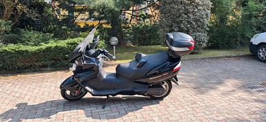 Suzuki Burgman 650 executive.