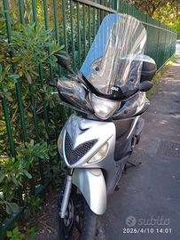 Scooter Suzuki sixteen 150 cc