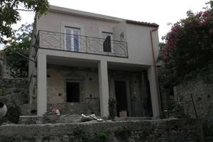 Terratetto Unifamiliare. Rometta (centro storico)