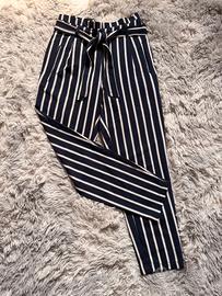Pantaloni a righe blu e panna Stradivarius