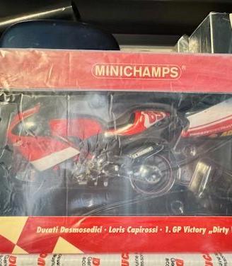 Minichamps Ducati Desmo16 Loris Capirossi 1° GP