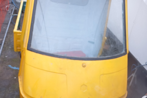 Ape ? piaggio gialla