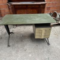 Scrivania Olivetti Arco