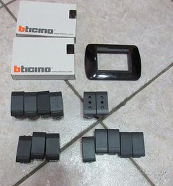 BTICINO LIVING INTERNATIONAL PACK
