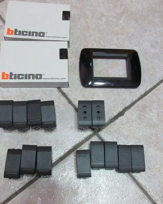 BTICINO LIVING INTERNATIONAL PACK