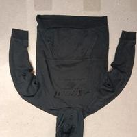 Felpa nera con cappuccio