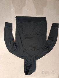 Felpa nera con cappuccio