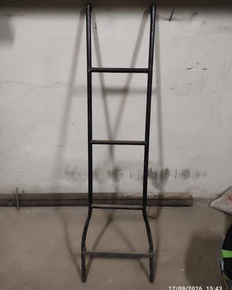 Scaletta metallo nero con agganci 