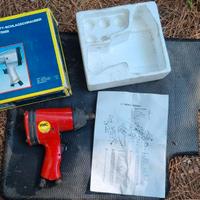 Avvitatore pneumatico a impulsi