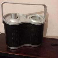 Particolare radio portatile funzionante