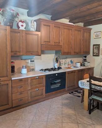 Cucina completa stile antico