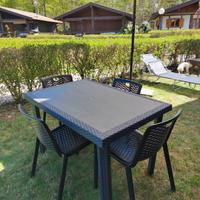 tavolo da giardino con 4 sedie