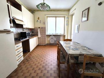 3 LOCALI A CRESCENTINO