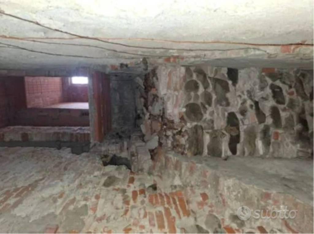 Immobile in asta di 346 m² con più di 5 locali a M - Altro