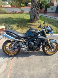 Triumph Street Triple 675 fari tondi 2009