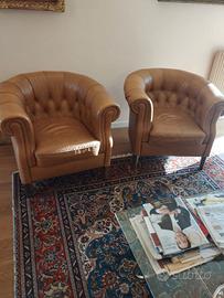 2 poltrone Natuzzi in cuoio chiaro