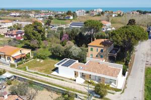 VILLA SINGOLA A GIULIANOVA