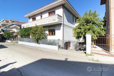 CASA INDIPENDENTE A ROSETO DEGLI ABRUZZI