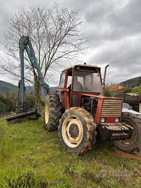 Trattore agricolo Fiat 780 DT 8 con gancio