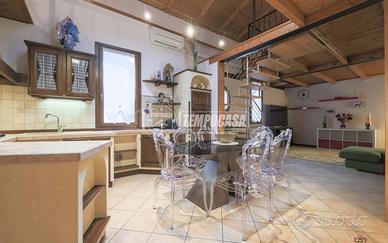 AMPIO E LUMINOSO APPARTAMENTO CON INGRESSO INDIPEN