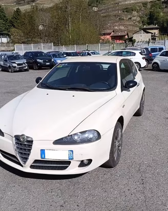 Alfa Romeo 147 5 Porte 147 3p 1.9 jtd C.N.C 120cv