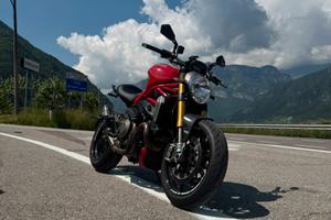 Ducati monster 1200S