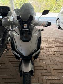 Scooter semi nuovo Honda adv 350