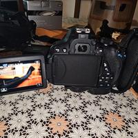 canon eos 700d 18-200 stabilizzato 