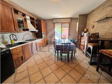 Appartamento 3 locali con Giardino e Box auto