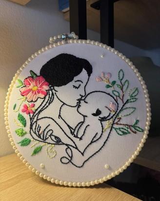 Quadro Ricamato a Mano Mamma e Bimbo