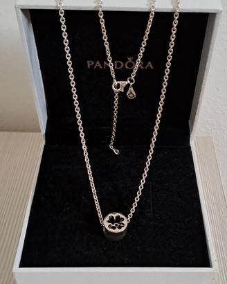 Collana a catena con charm quadrifoglio Pandora