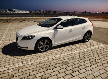 Volvo V40 D2 Momentum 