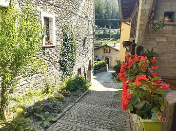 ETROUBLES Village du Pays