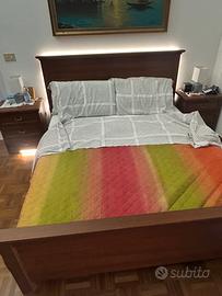 Camera da letto in vera noce