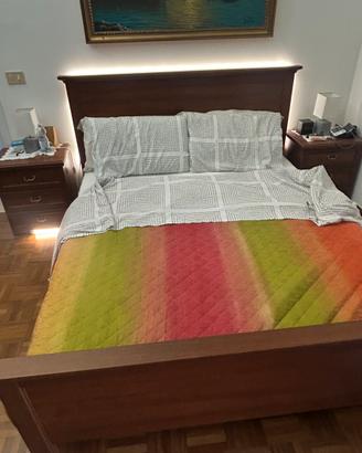 Camera da letto in vera noce