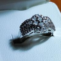 Nuovo anello di design con diamante bianco natural