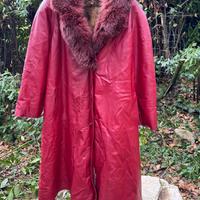Cappotto in pelle rossa con pelliccia