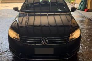VOLKSWAGEN PASSAT 2012