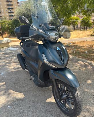 PIAGGIO BEVERLY 300 HPE – 2022  UNICO PROPRIETARIO