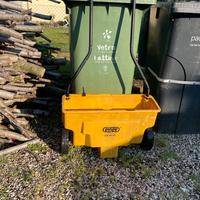 Spargisemi spargiconcime a spinta