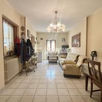 CASA INDIPENDENTE A OLEGGIO CASTELLO