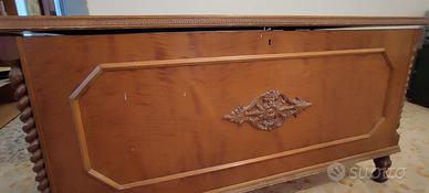 Cassapanca in legno