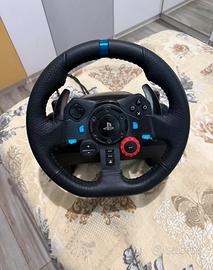 Volante Logitech G29 con pedaliera e cambio