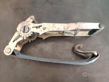 Cricchetto di tensionamento a doppia capacità