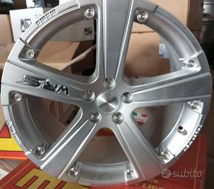 Cerchi in lega MOMO 17" Subaru BRZ - Toyota GT86