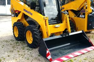 Pala compatta komatsu sk820-8e0 (nuova)