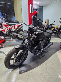 Moto Guzzi V7 STONE PROMO