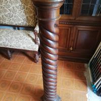 colonna arredamento salone in legno