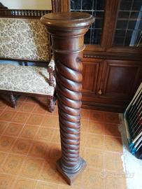 colonna arredamento salone in legno